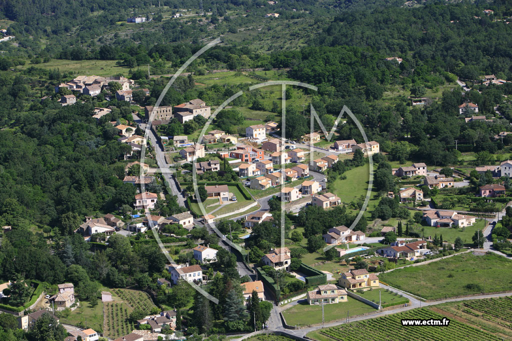 Photo arienne de Saint Etienne de Fontbellon