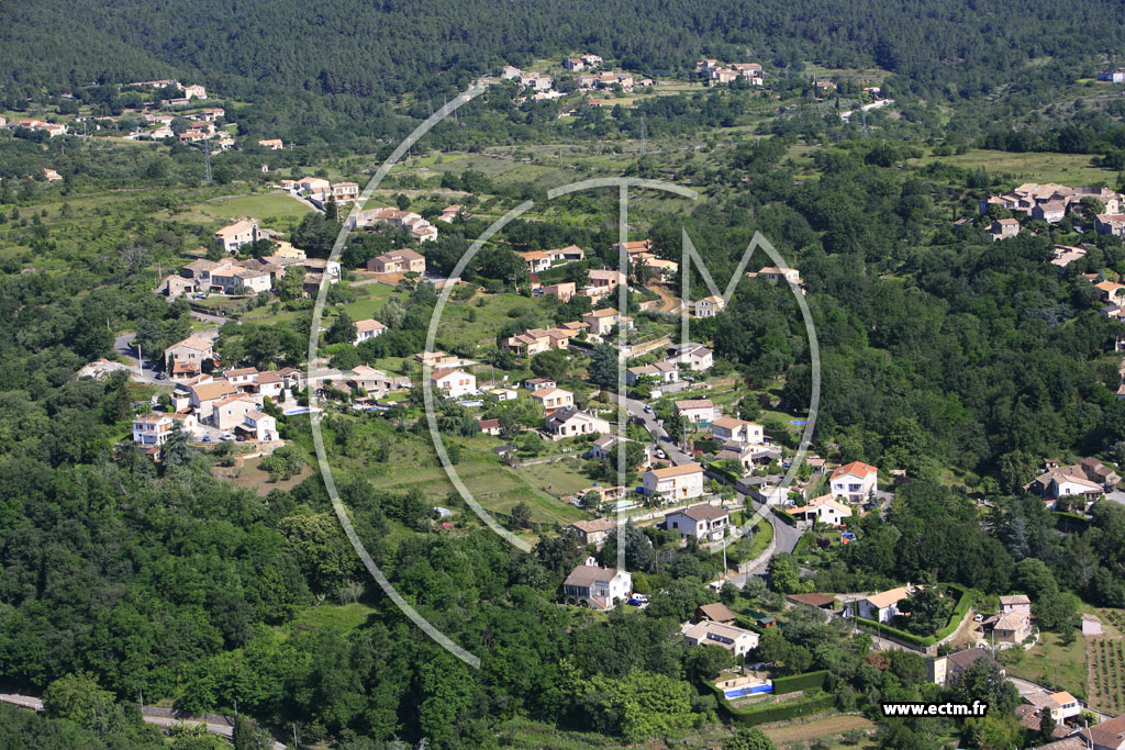 Photo arienne de Saint Etienne de Fontbellon
