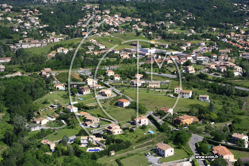 Photo arienne de Saint Etienne de Fontbellon