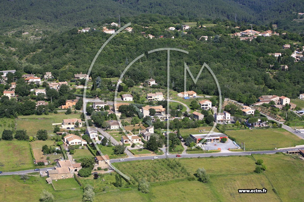 Photo arienne de Saint Etienne de Fontbellon