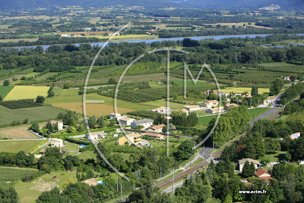 Photo arienne de Baix (la Minlerie)
