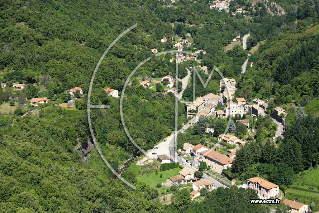 Photo arienne de Antraigues sur Volane