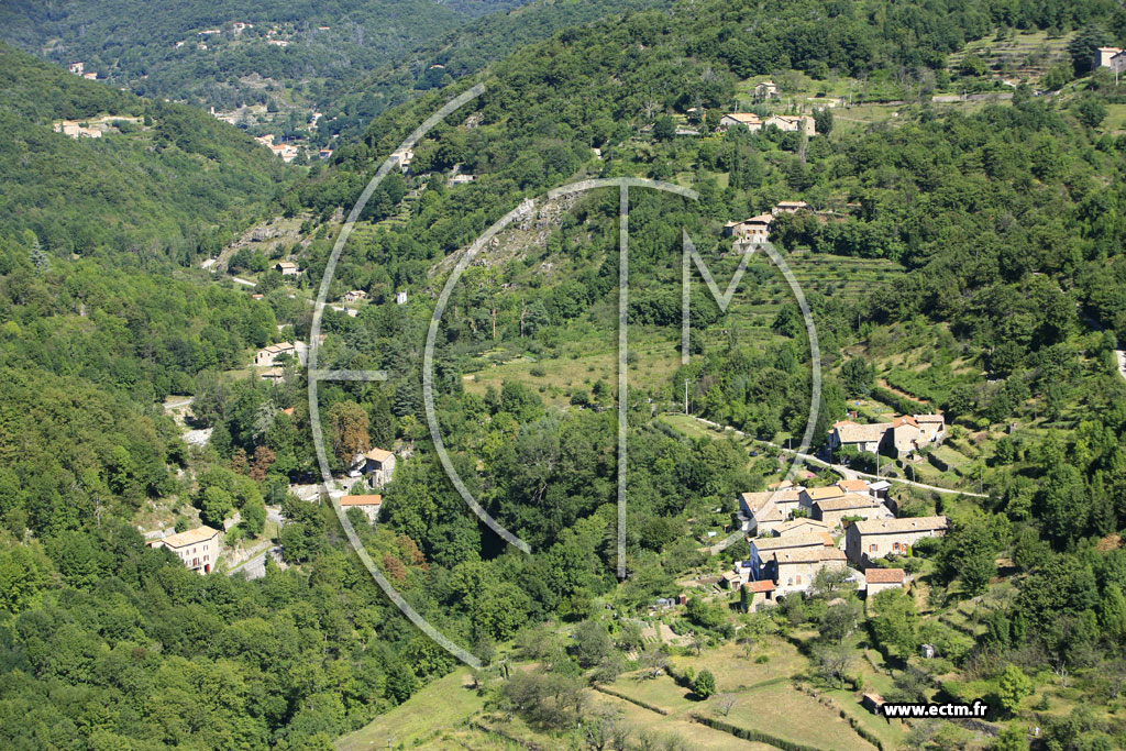 Photo arienne de Burzet (Lamades)