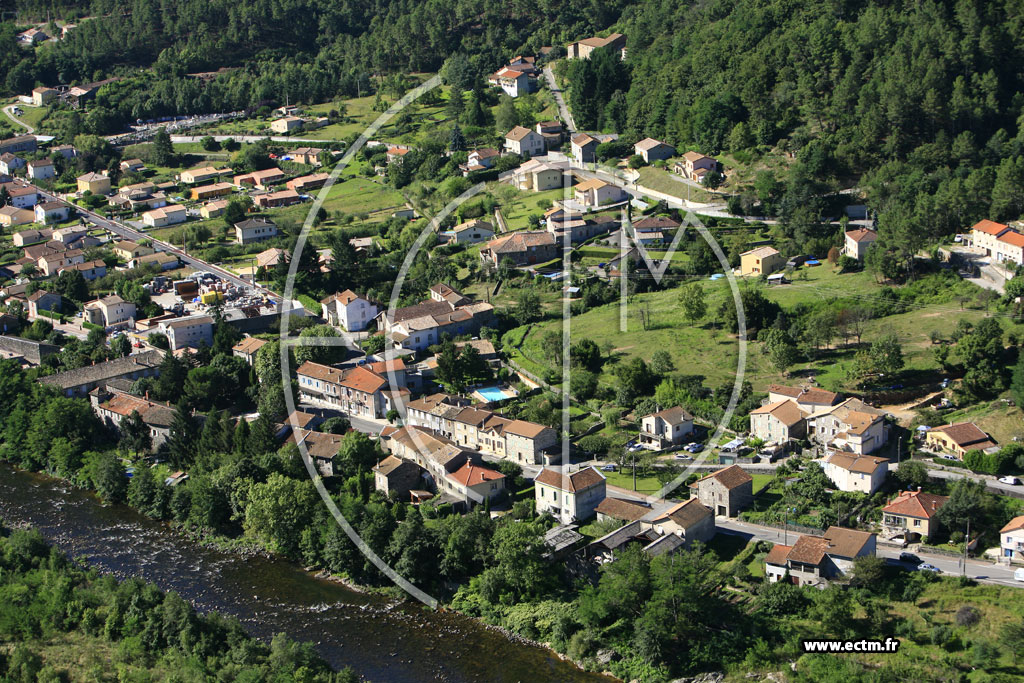 Photo arienne de Lalevade d'Ardeche