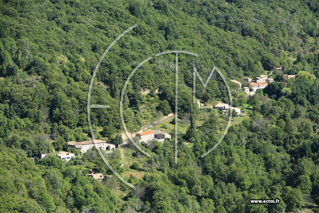 Photo arienne de Mayres (le Vieux Mayres)