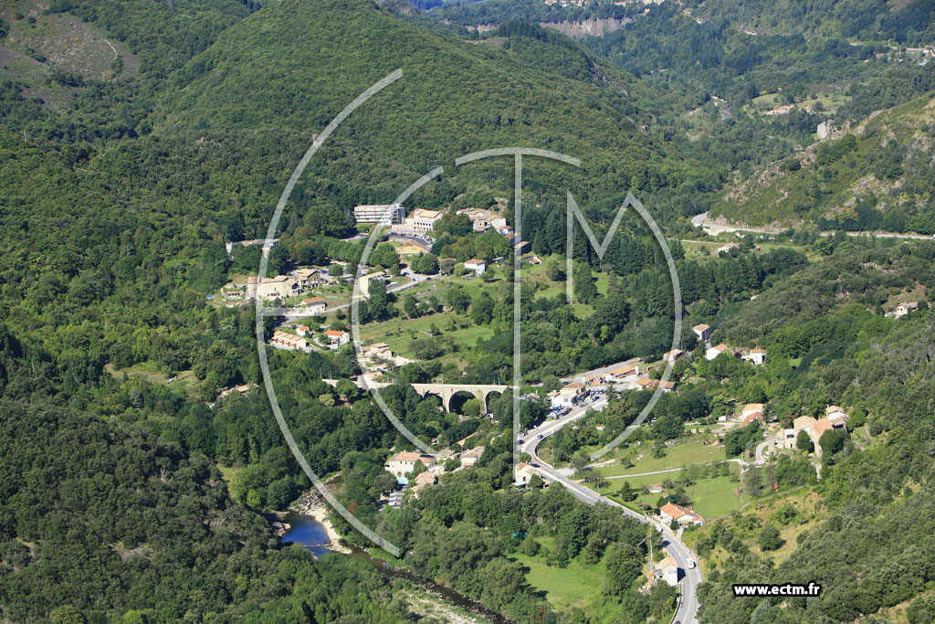 Photo arienne de Meyras (Neyrac les Bains)