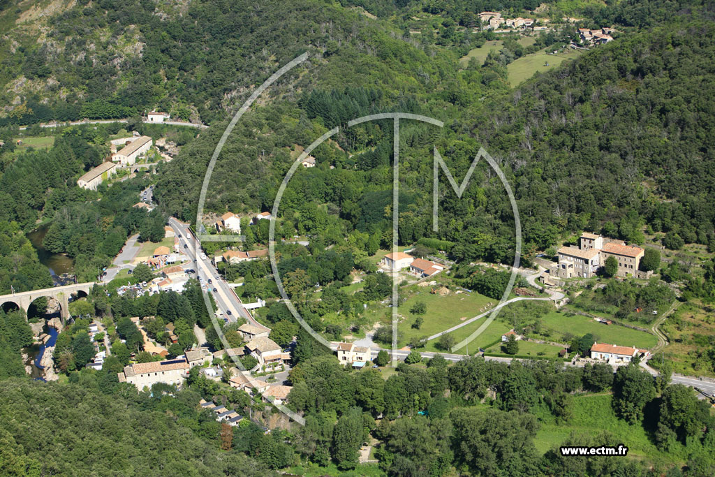 Photo arienne de Meyras (Neyrac les Bains)