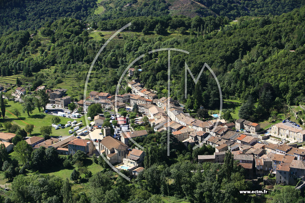 Photo arienne de Montpezat sous Bauzon
