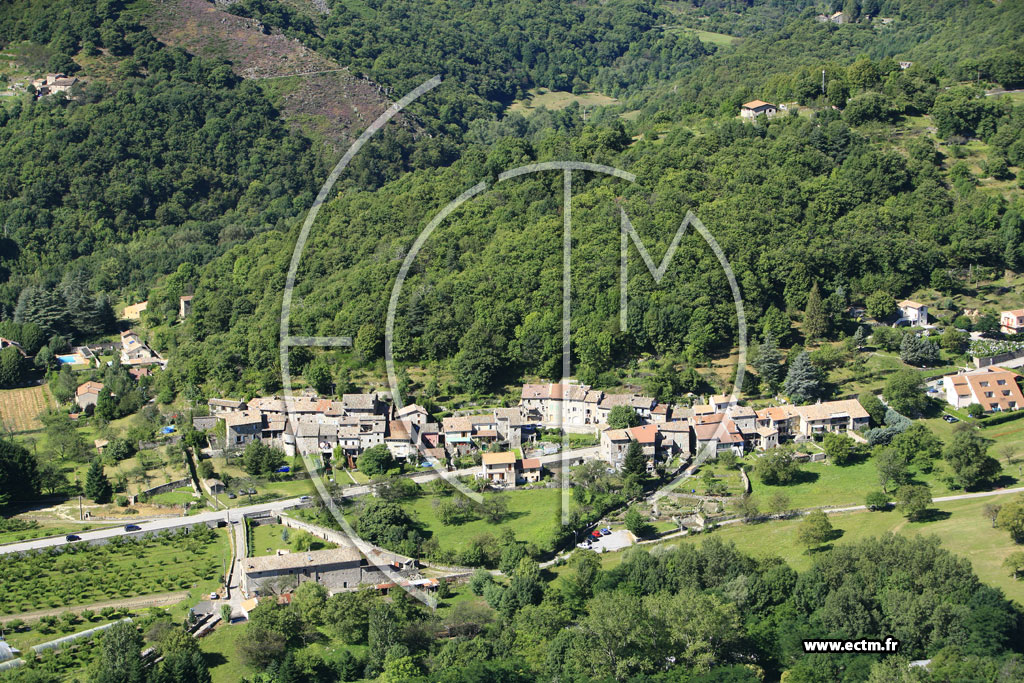Photo arienne de Montpezat sous Bauzon