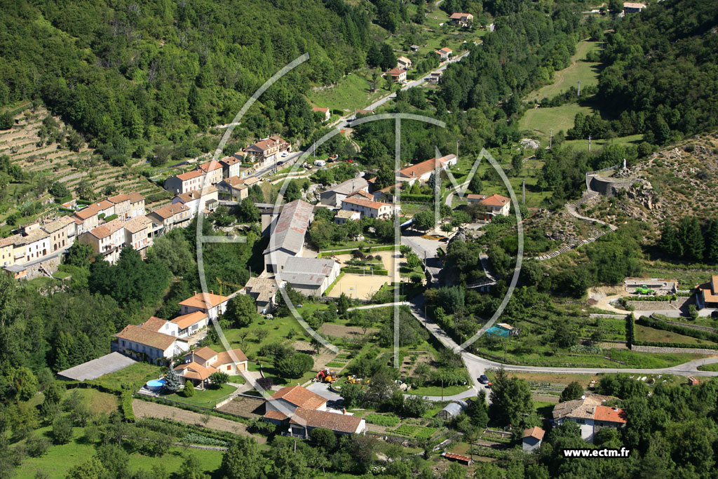 Photo arienne de Saint Pierre de Colombier