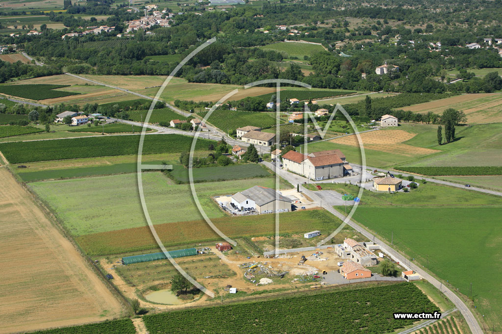 Photo arienne de Berrias (la croise de Jales)