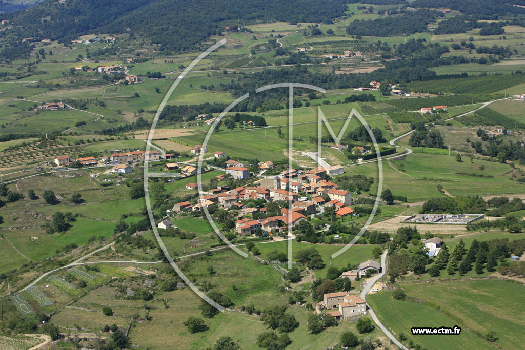 Photo arienne de Saint Victor (Deyras)