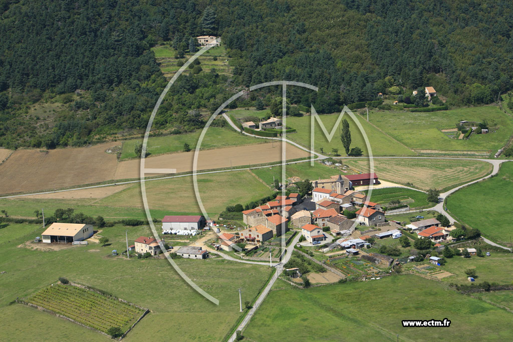 Photo arienne de Saint Victor (Navas)