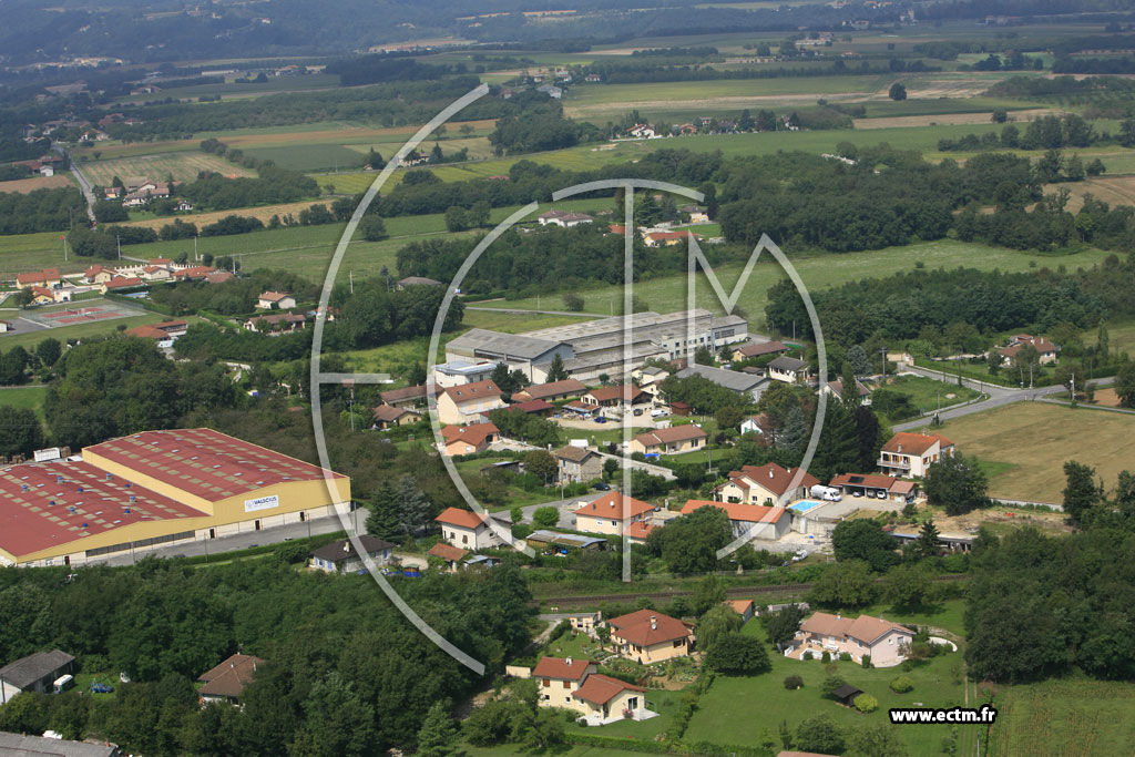 Photo arienne de Saint Hilaire du Rosier (la Gare)