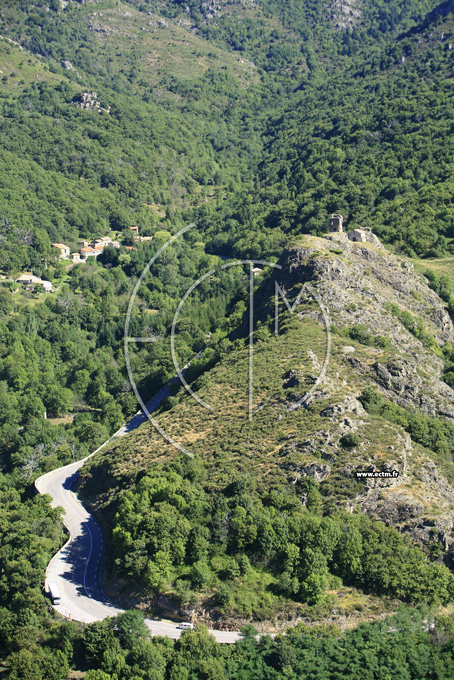 Photo arienne de Mayres (Chapelle Saint Medard)