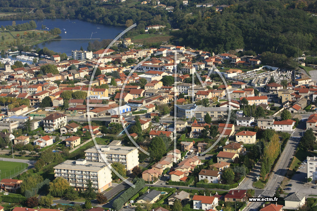 Photo arienne de Les Roches de Condrieu