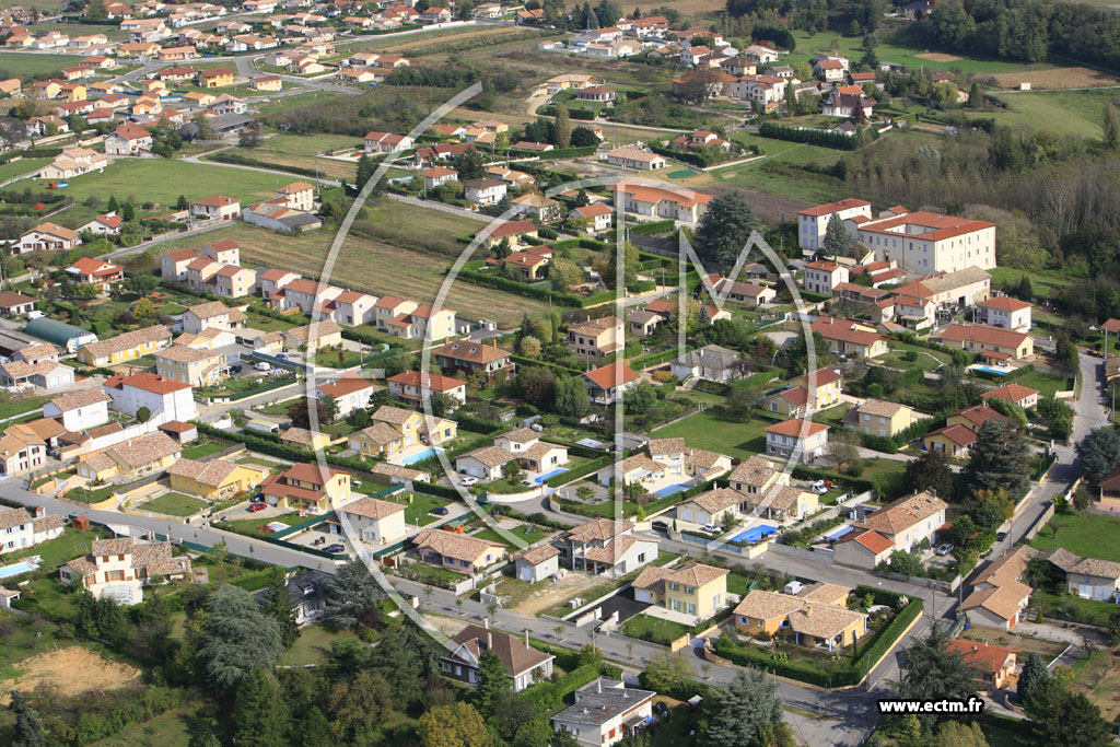 Photo arienne de roussillon (les chapeaux)