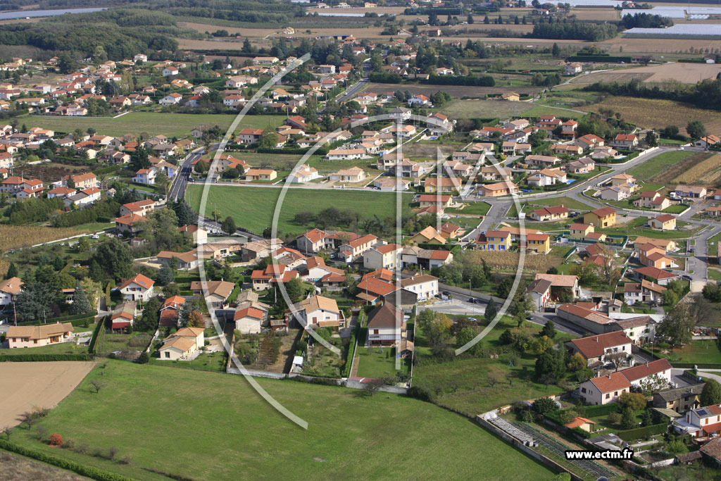 Photo arienne de roussillon (les chapeaux)