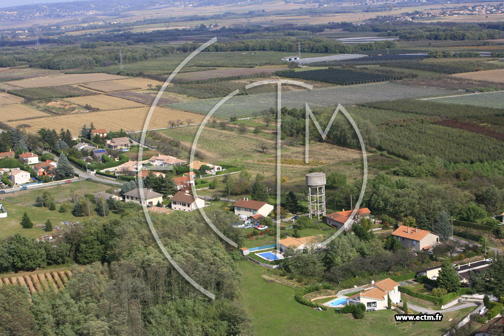 Photo arienne de roussillon (les chapeaux)