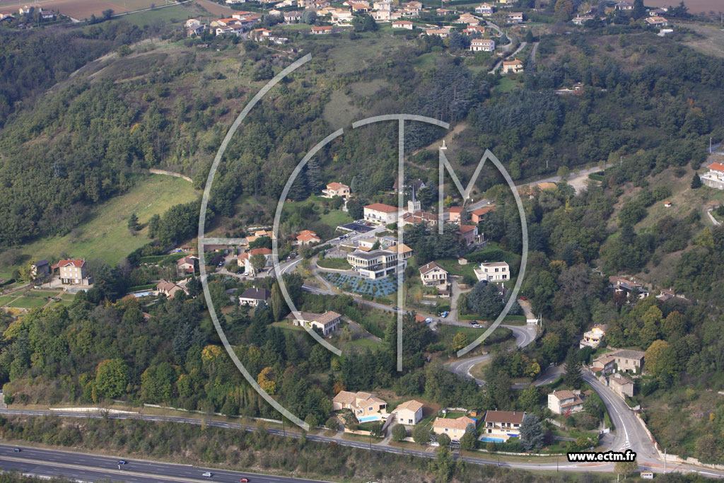 Photo arienne de Saint Cyr sur le Rhne