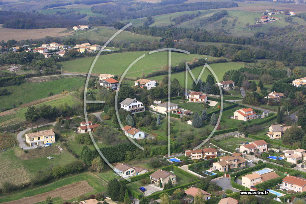Photo arienne de Saint Cyr sur le Rhne (le Mont)