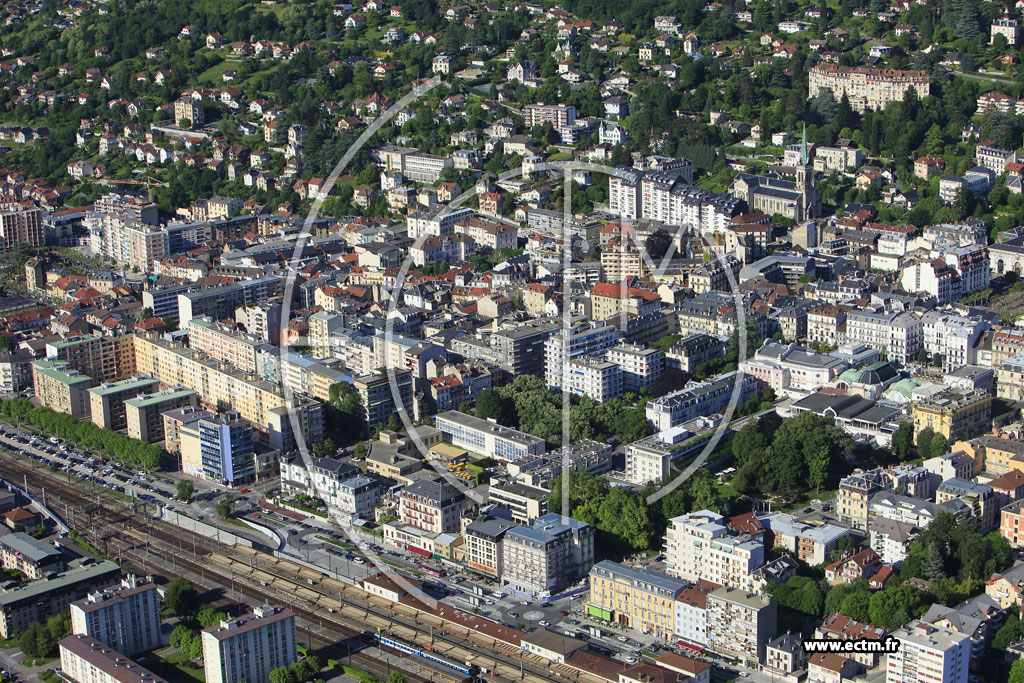 Photo arienne de Aix les Bains (Boulevard du President Wilson)