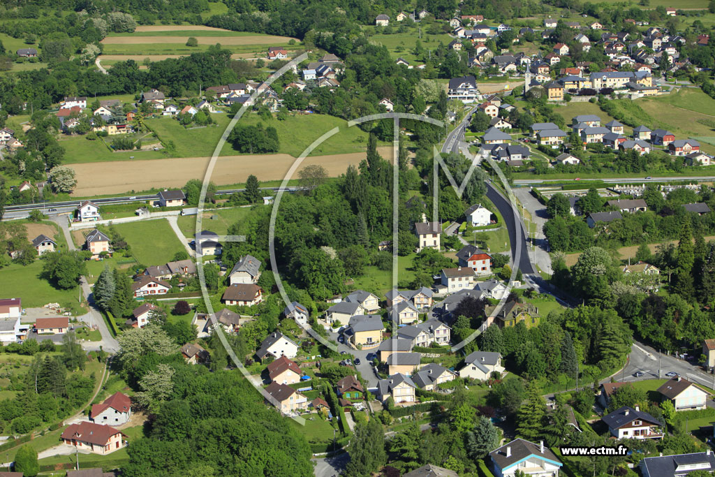 Photo arienne de Mouxy (Route du Revard)