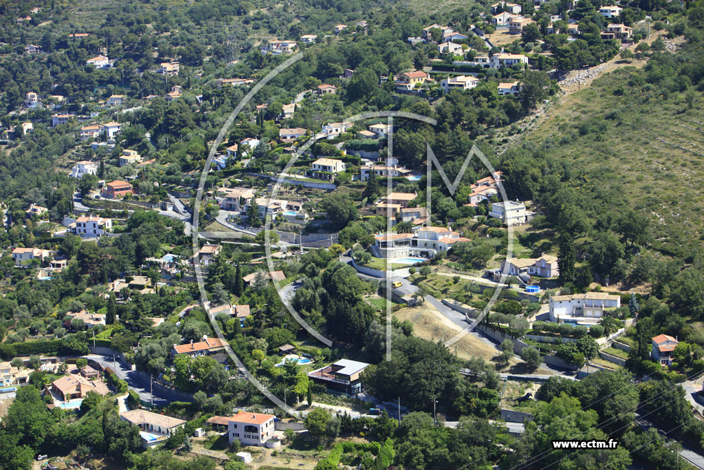 Photo arienne de Aspremont (route de Nice)