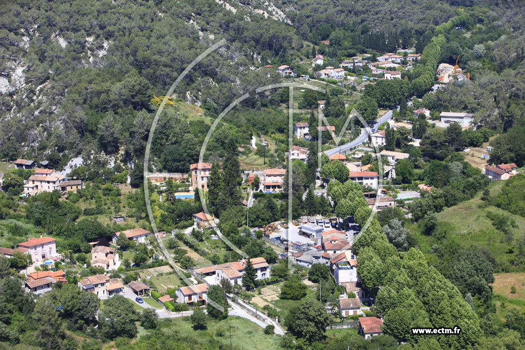 Photo arienne de Contes (la Pointe de Contes)