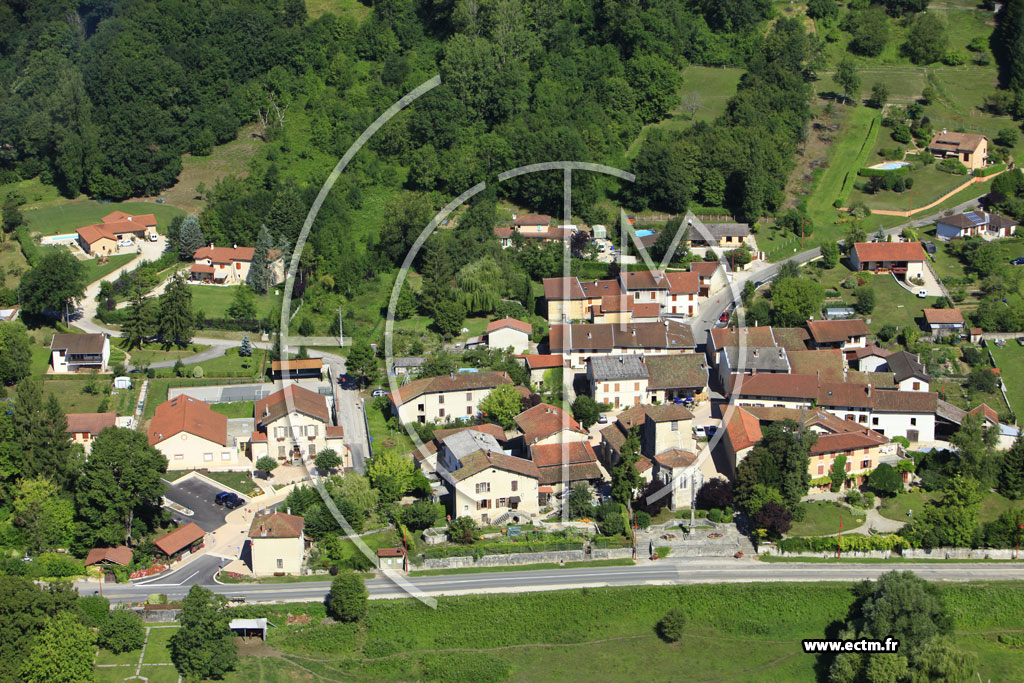 Photo arienne de Villette-sur-Ain