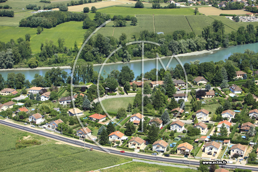 Photo arienne de Chavanoz (Les Cinq Chemins)