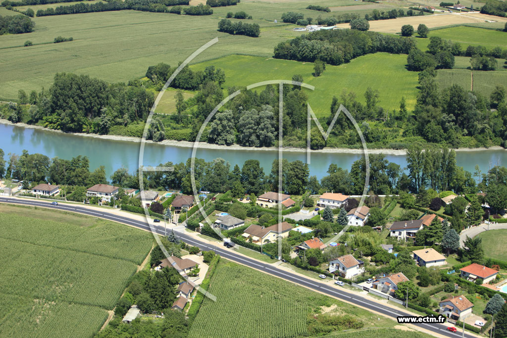 Photo arienne de Chavanoz (Les Cinq Chemins)