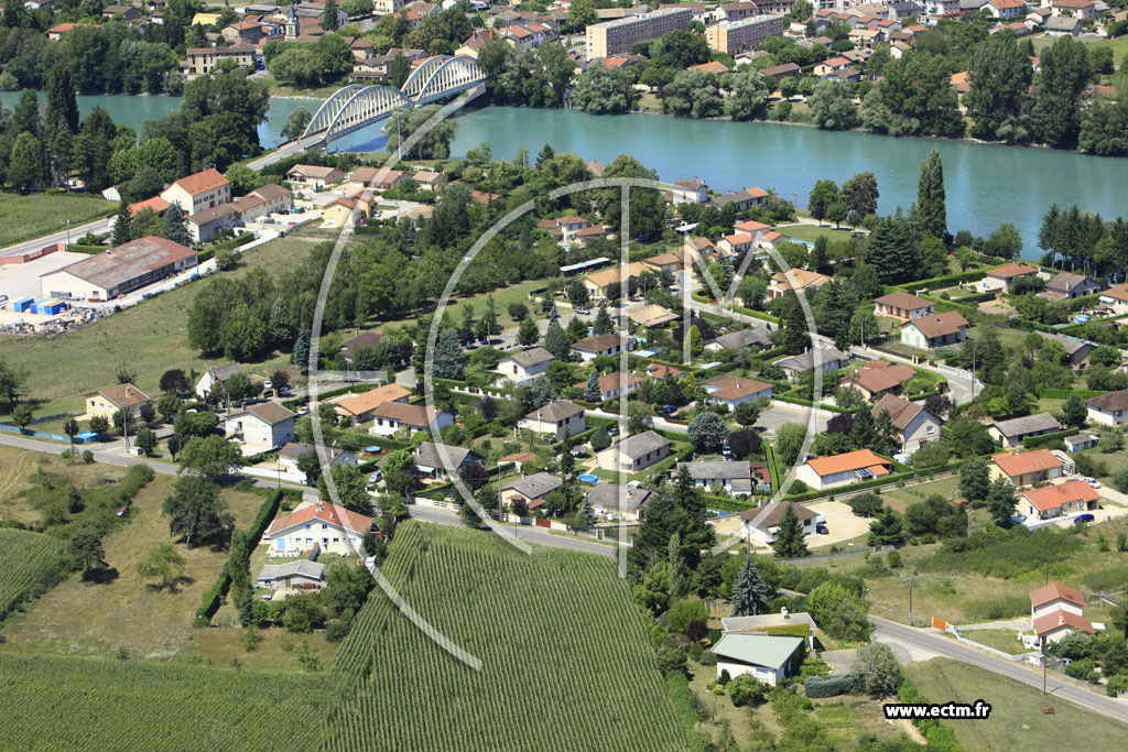 Photo arienne de Saint-Romain-de-Jalionas (Les Serpollires)