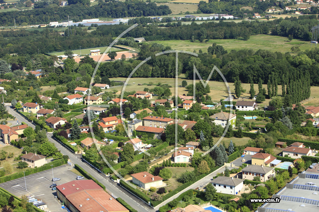 Photo arienne de Chazay-d'Azergues