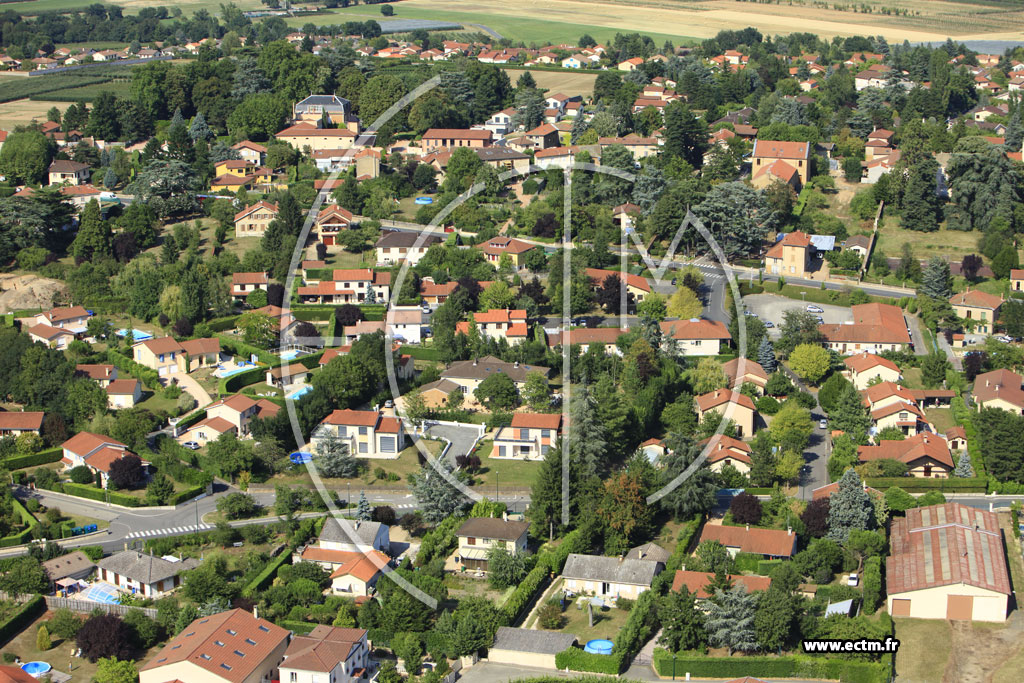 Photo arienne de Chazay-d'Azergues