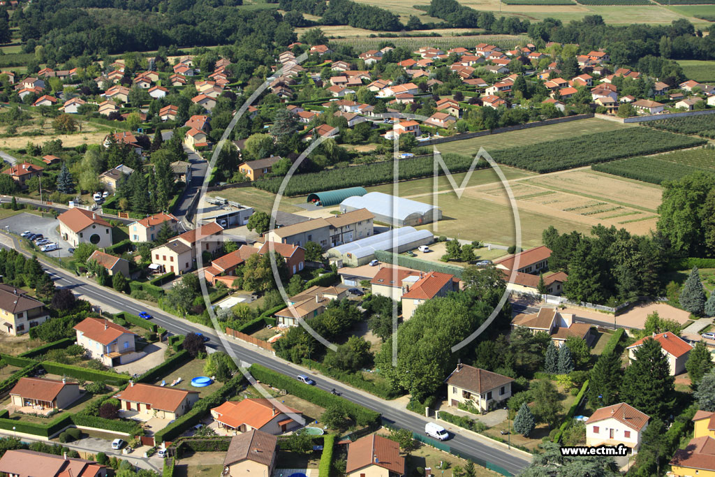 Photo arienne de Chazay-d'Azergues