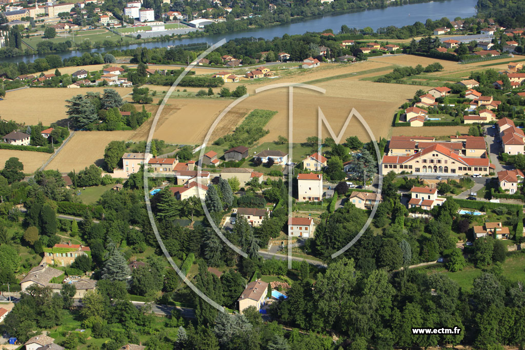 Photo arienne de Curis-au-Mont-d'Or