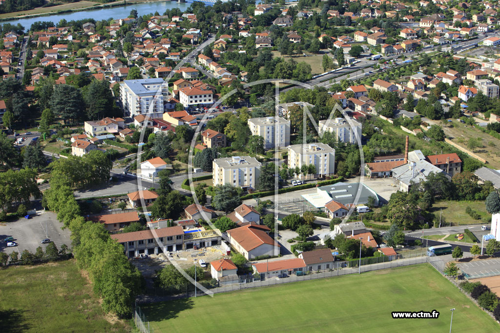 Photo arienne de Dcines-Charpieu (Avenue Jean Jaurs)