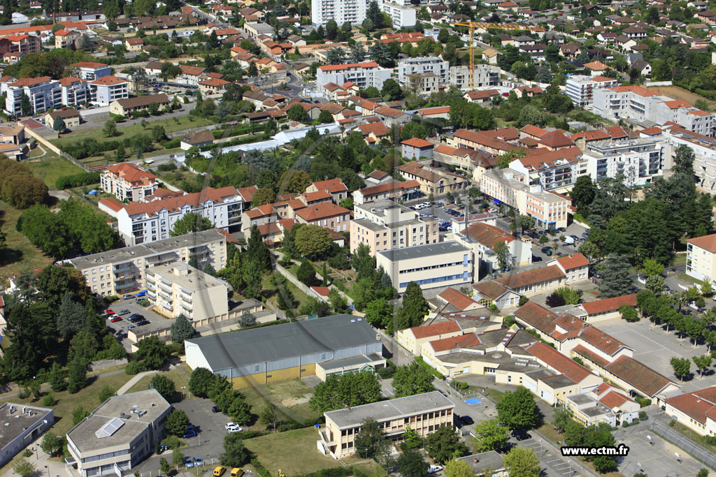 Photo arienne de Meyzieu (Rue de la Rpublique)