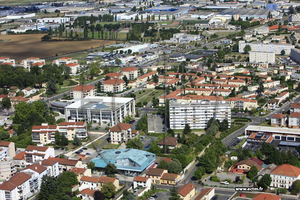 Photo arienne de Meyzieu (Rue de la Rpublique)