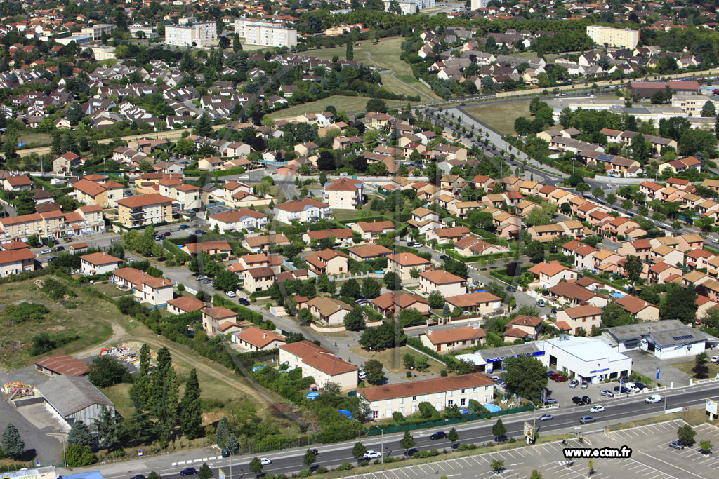 Photo arienne de Meyzieu (Rue de la Rpublique)