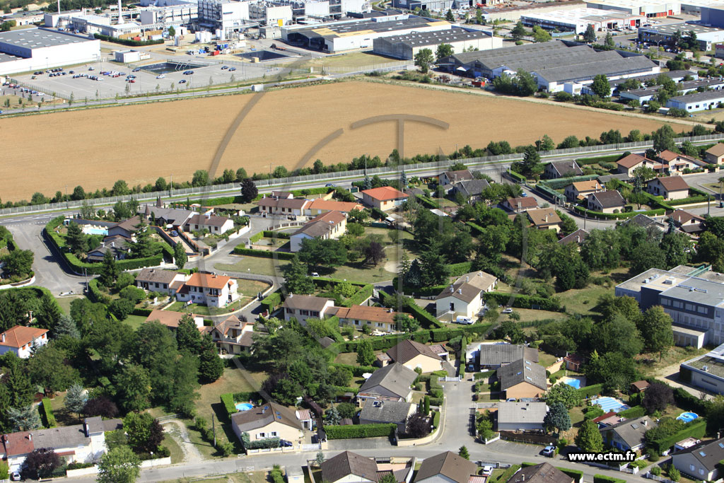 Photo arienne de Meyzieu (Rue Jean Jaurs)