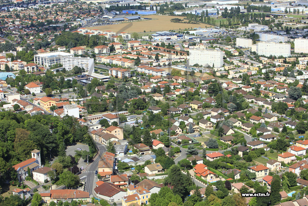Photo arienne de Meyzieu (Rue Louis Saulnier)