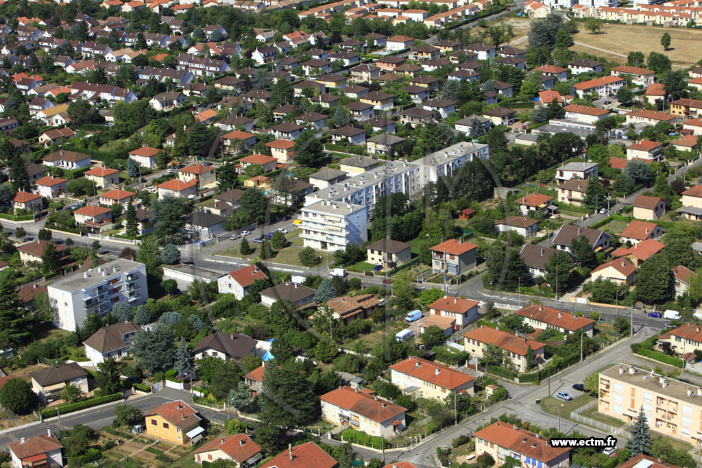 Photo arienne de Meyzieu (Rue Victor Hugo)