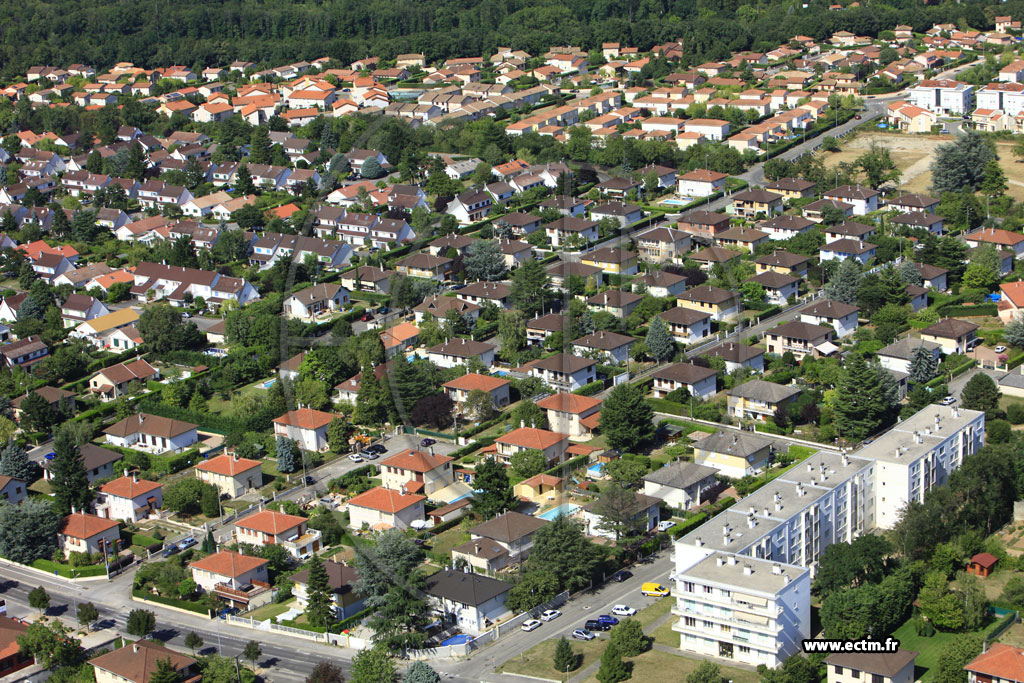 Photo arienne de Meyzieu (Rue Victor Hugo)