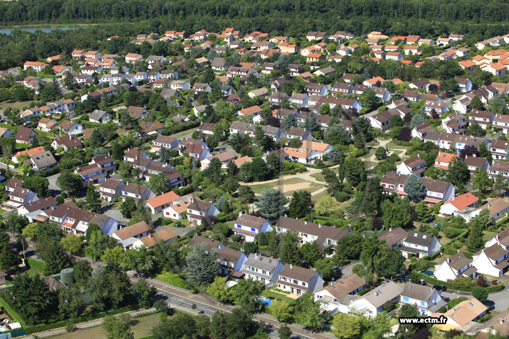 Photo arienne de Meyzieu (Rue Victor Hugo)