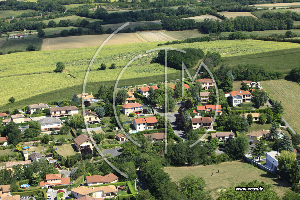 Photo arienne de Sathonay-Village