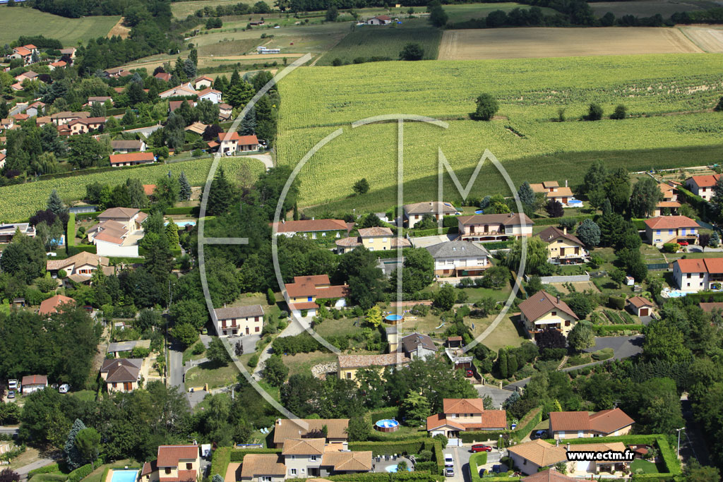 Photo arienne de Sathonay-Village