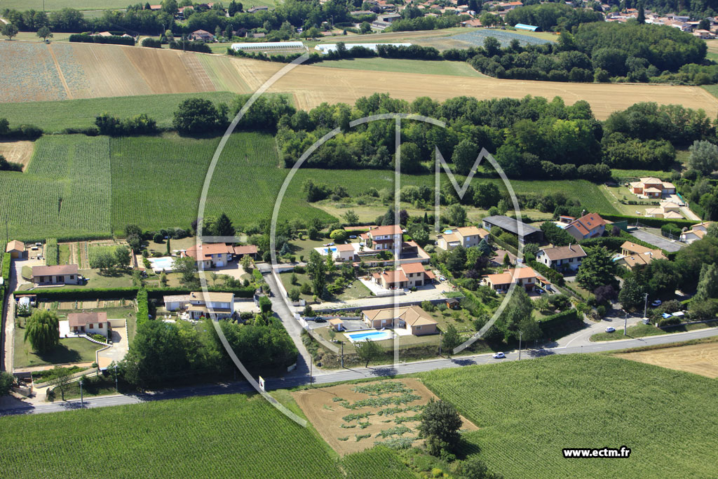 Photo arienne de Sathonay-Village