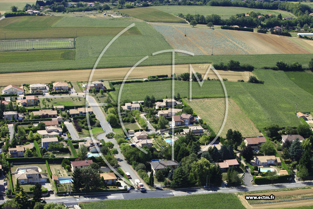 Photo arienne de Sathonay-Village